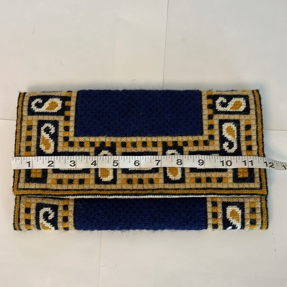 VINTAGE KNIT CROCHET FOLD OUT WALLET - Picture 14 of 16